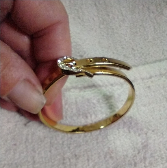 Goldtone juicy couture belt buckle crystal hinged bracelet - Picture 6 of 8